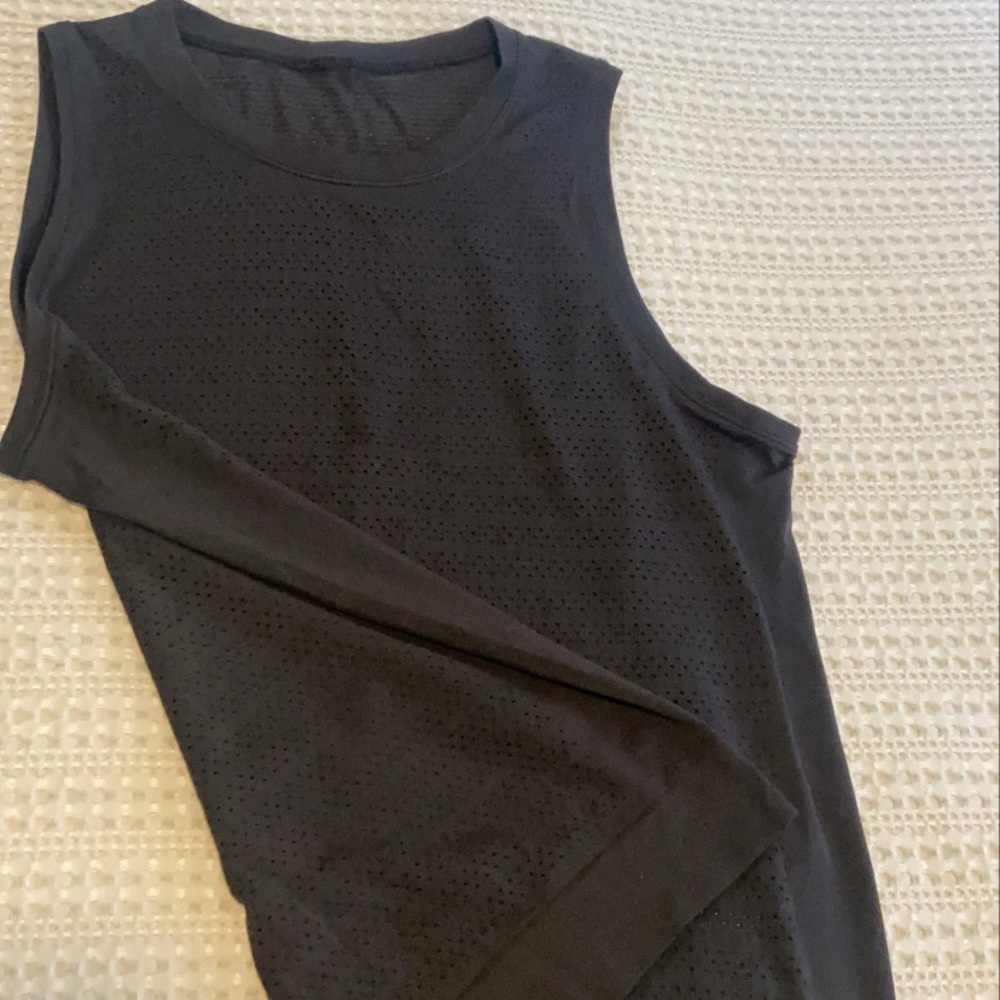 Lululemon exercise tops (2 tops included in price)